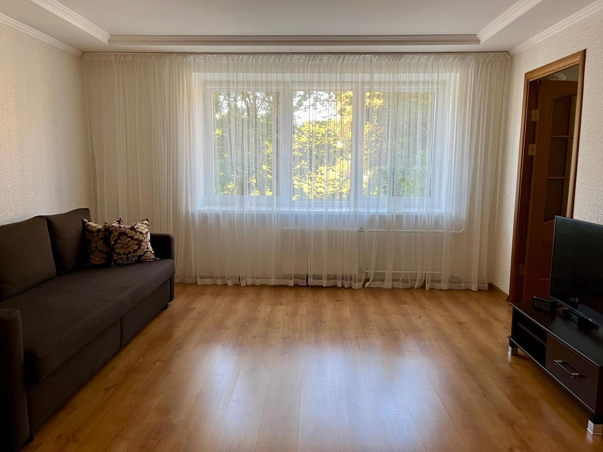 Apartment Center Two Bedroom *